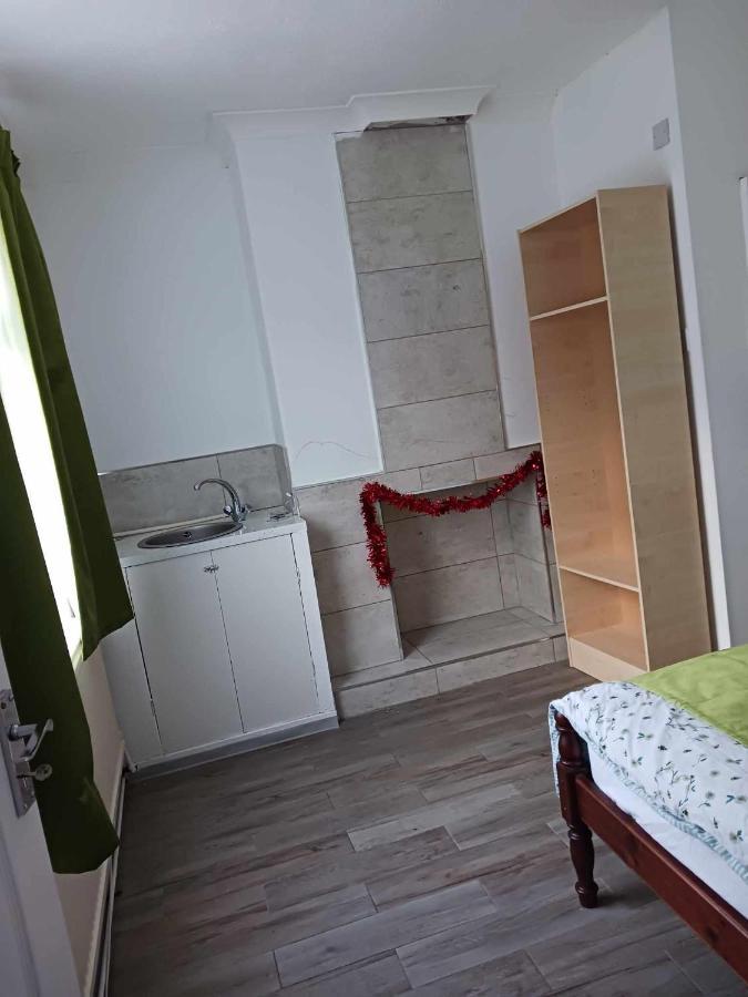 Amarillys Guest House เพรสตัน ภายนอก รูปภาพ
