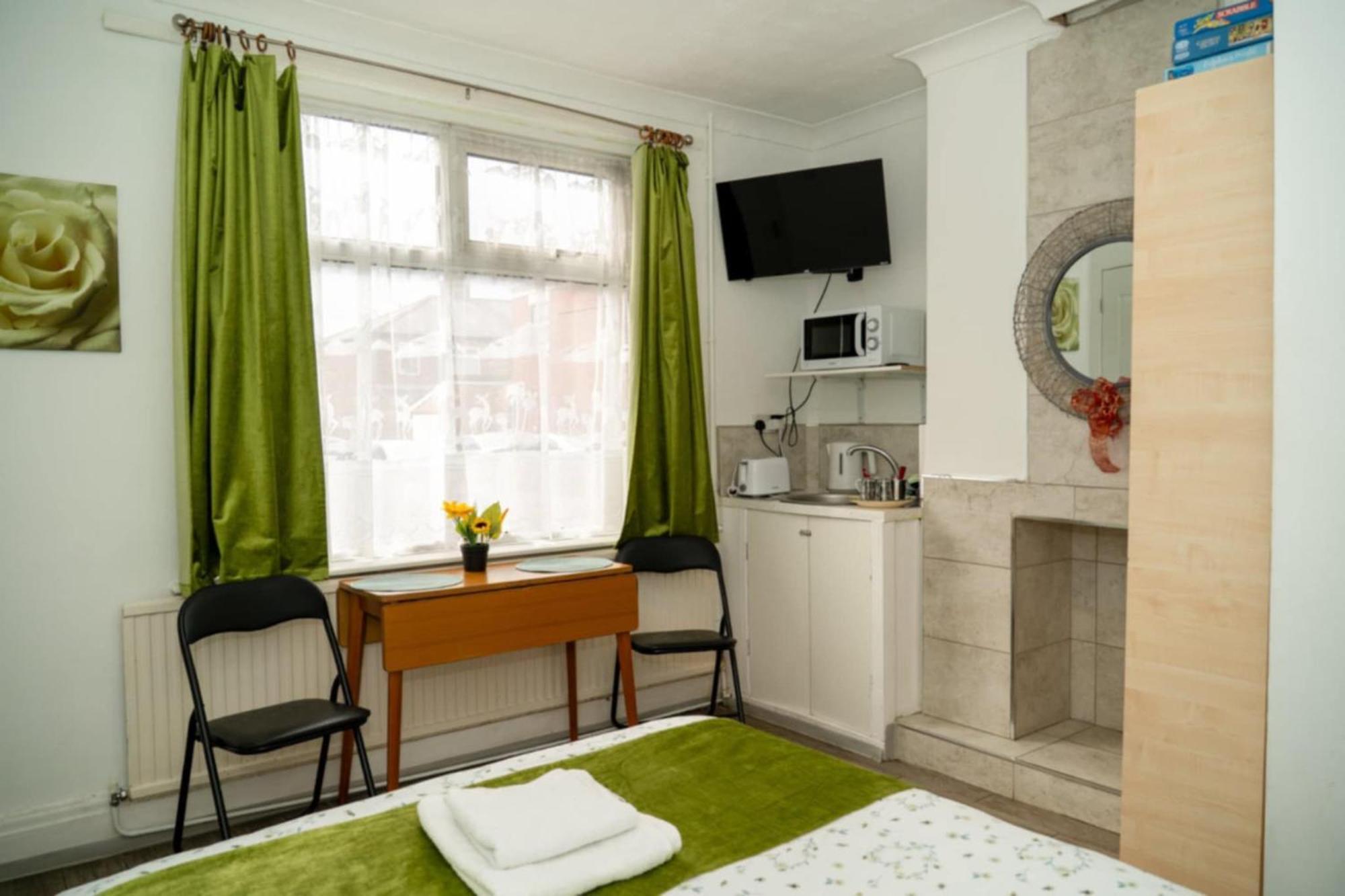 Amarillys Guest House เพรสตัน ภายนอก รูปภาพ